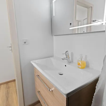 Paisible Au Pied Des Pistes De كرانز مونتانا