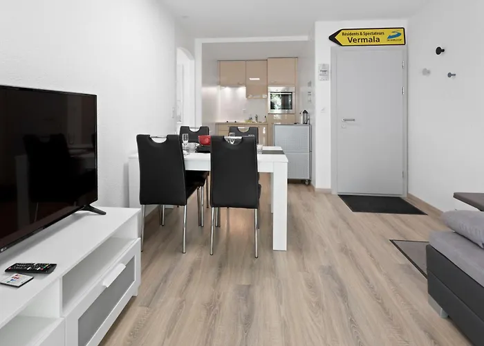 Апартаменты Paisible Au Pied Des Pistes De *