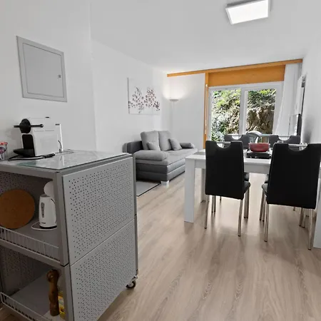 Paisible Au Pied Des Pistes De *